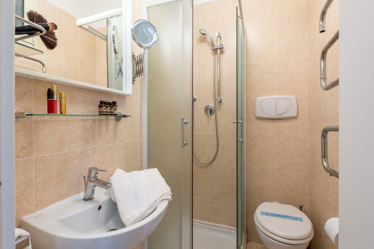 Sistina House Style Holidayhome X 6 Rome Bagian luar foto
